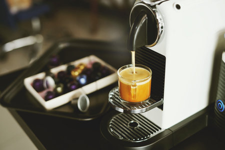 Time, Taste, Tradition: Exploring the UK’s Relationship With Manual and Electric Brewing