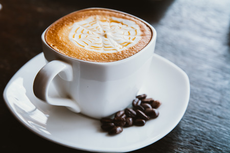 Street Cafés to the Office: How Manual and Electric Brewers Shape Coffee Culture in the UK