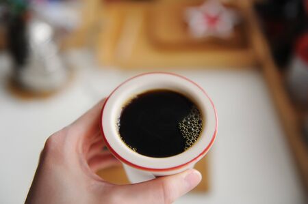 Travel Mugs vs. Standard Reusable Cups: A British Perspective