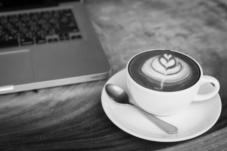 British Workplace Culture: Coffee Breaks vs Tea Rounds