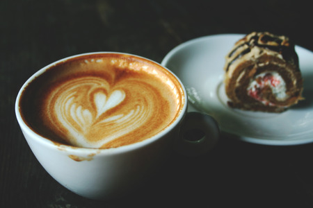 Coffee and Cake Culture: How UK Coffee Chains Pair Bakes with Brews