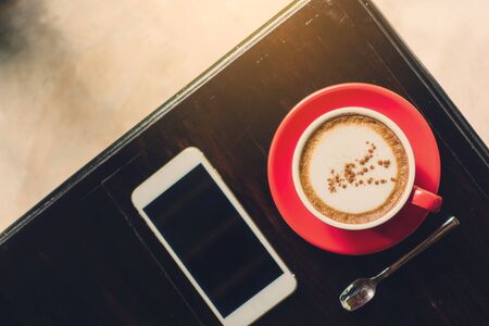 Digital Age Drinking: Coffee and Tea in the Age of Social Media and Influencers